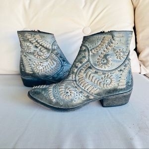 Matisse Fiesta western Stitched gray Ankle Boot